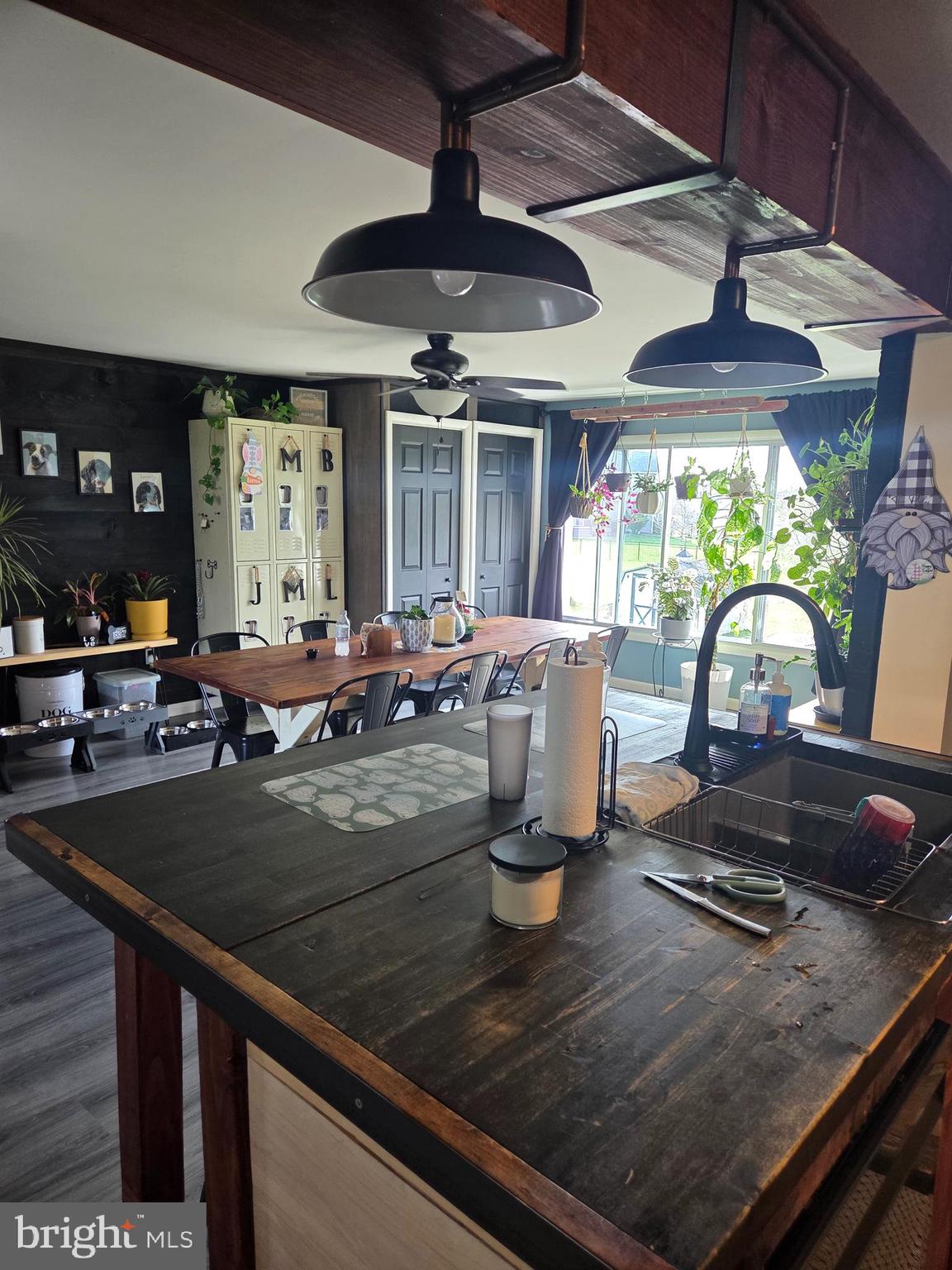 WARM SPRING ROAD - Residential