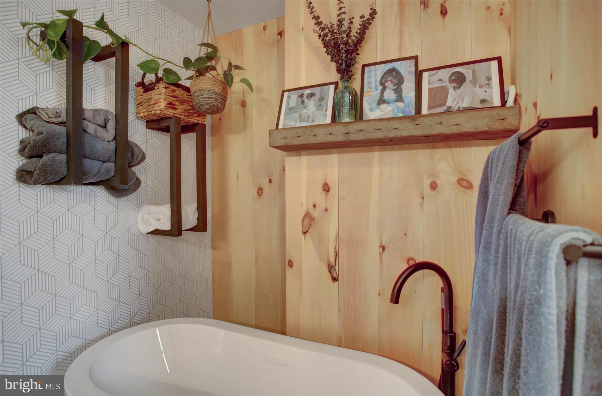 WARM SPRING ROAD - Residential