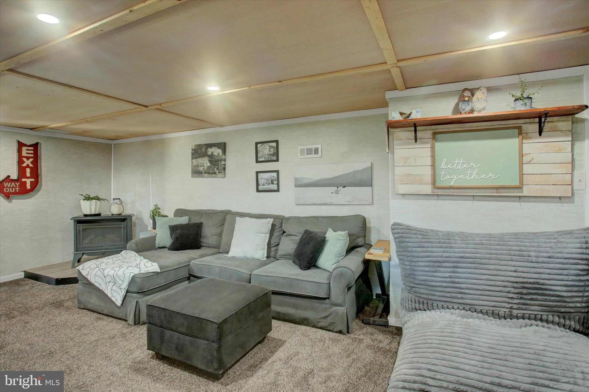 WARM SPRING ROAD - Residential