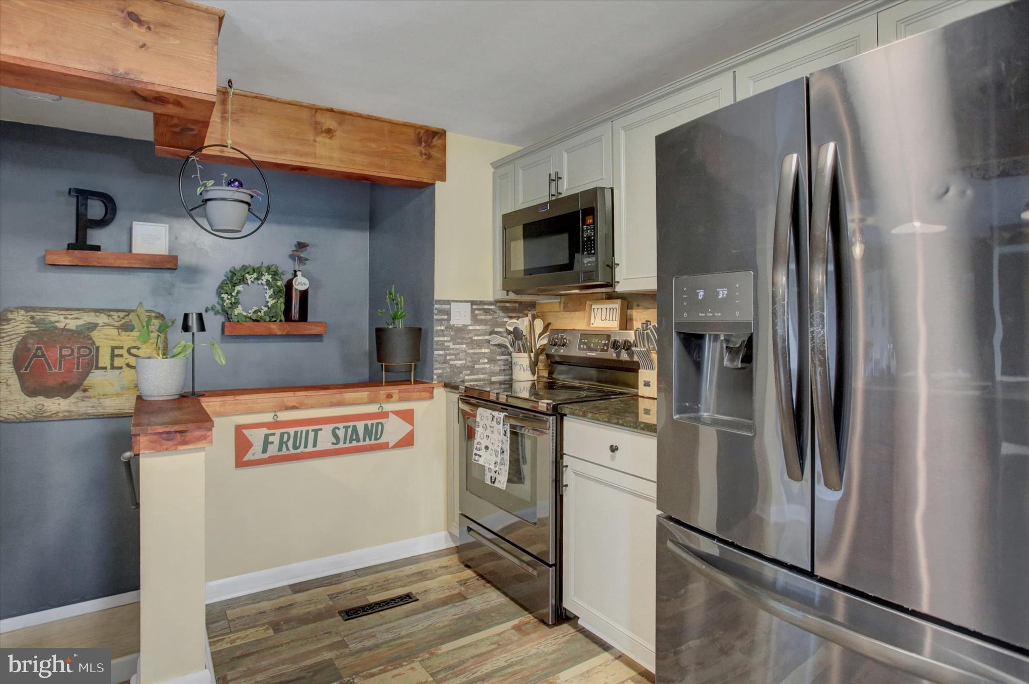 WARM SPRING ROAD - Residential