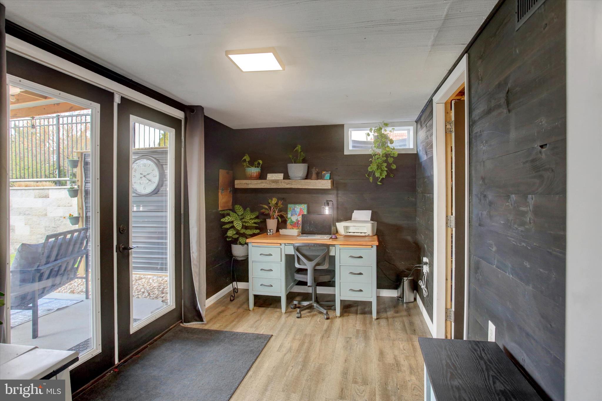 WARM SPRING ROAD - Residential