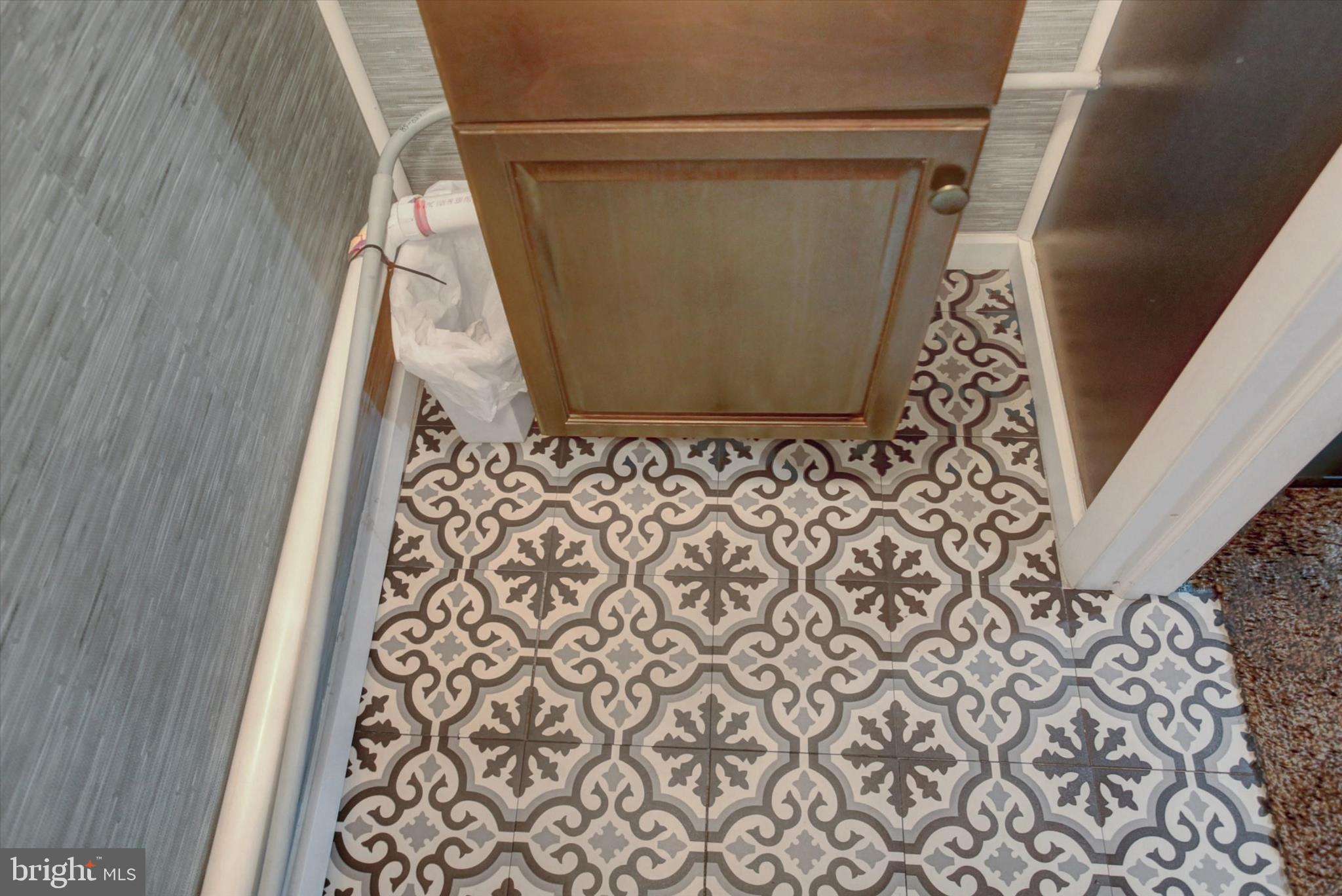 WARM SPRING ROAD - Residential