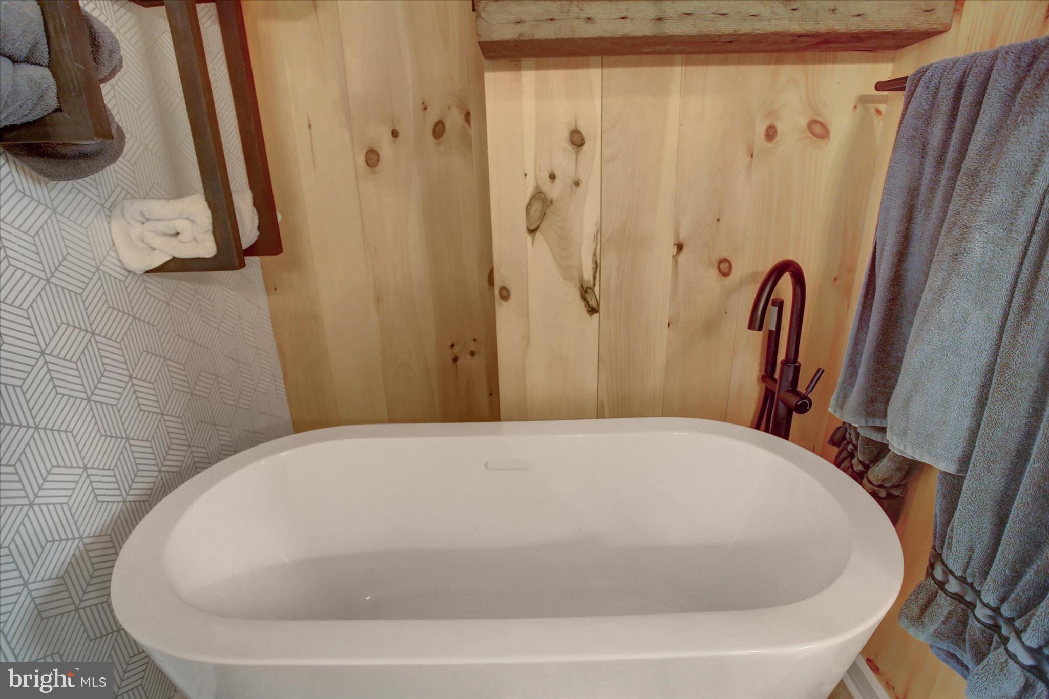 WARM SPRING ROAD - Residential