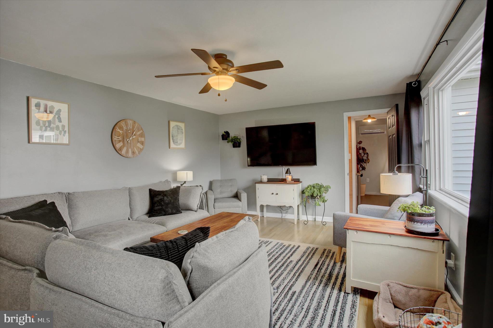 WARM SPRING ROAD - Residential