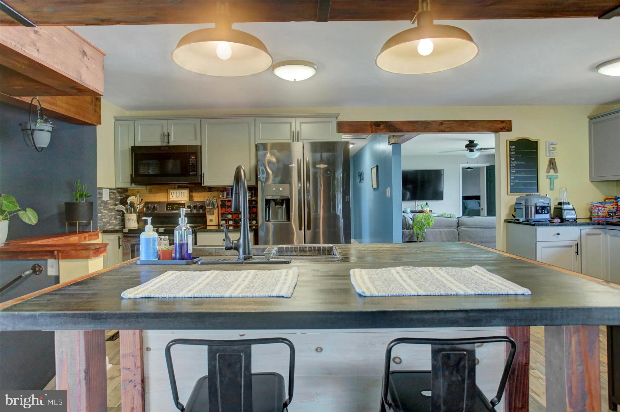 WARM SPRING ROAD - Residential