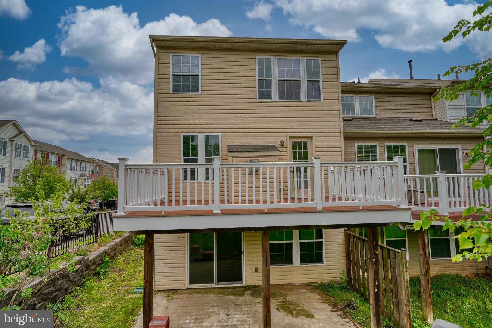 VILLAGE TOWNS - Residential