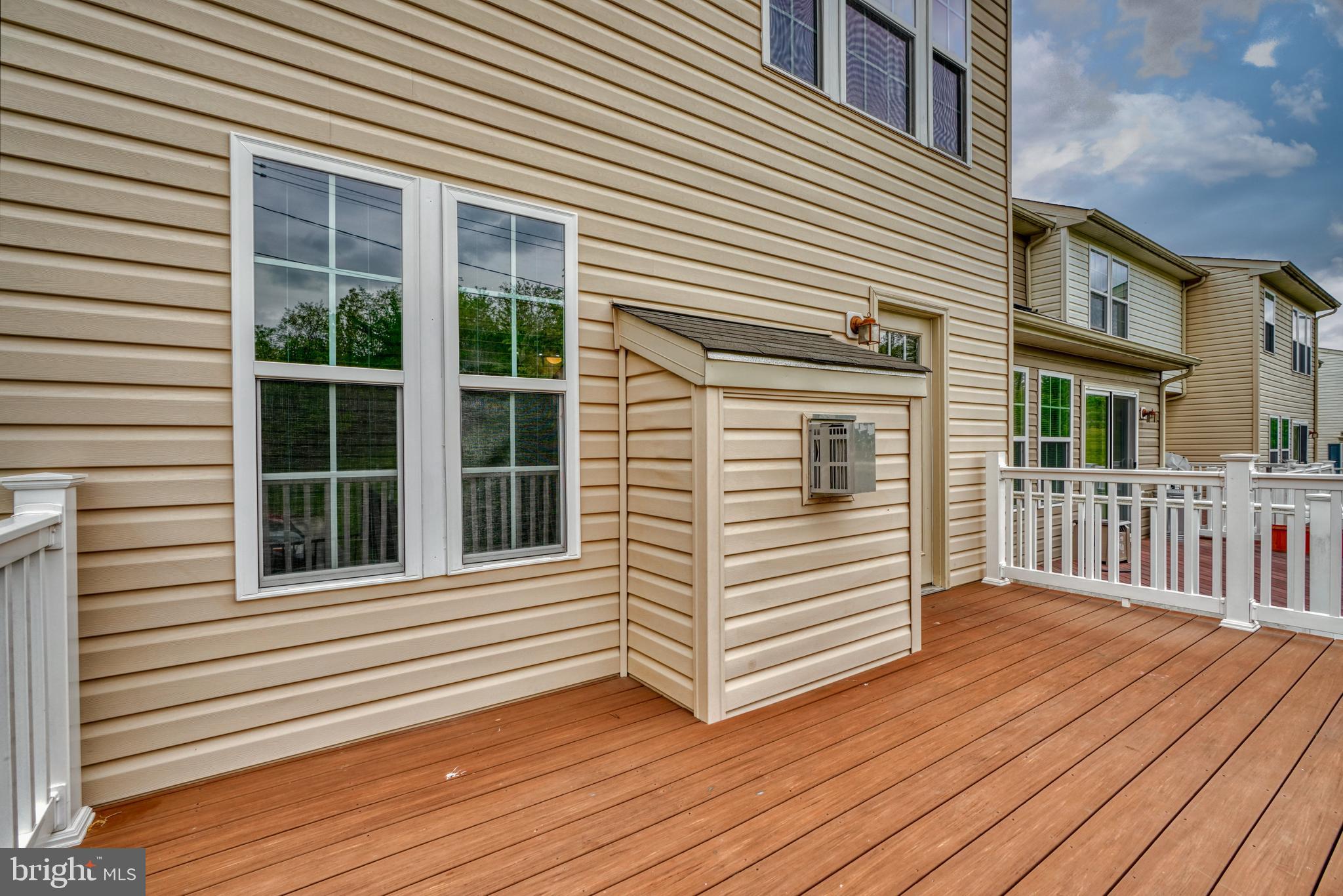 VILLAGE TOWNS - Residential