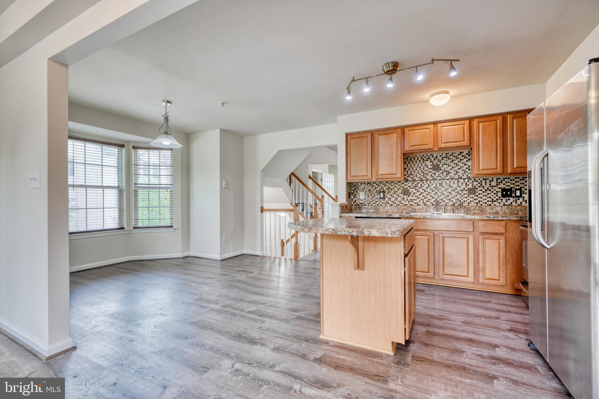 VILLAGE TOWNS - Residential