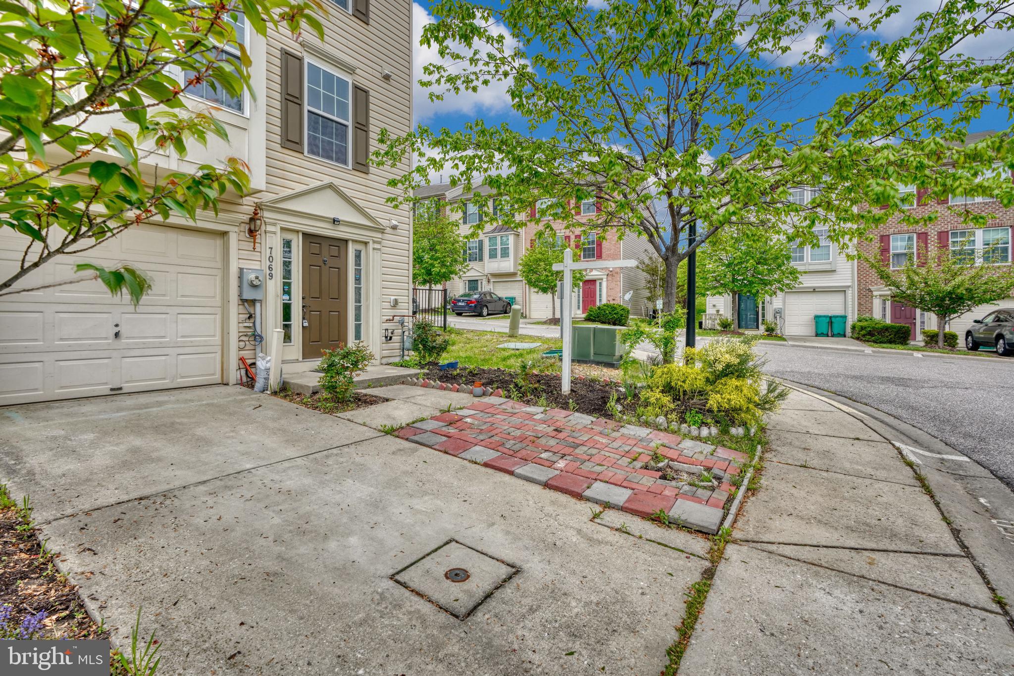 VILLAGE TOWNS - Residential