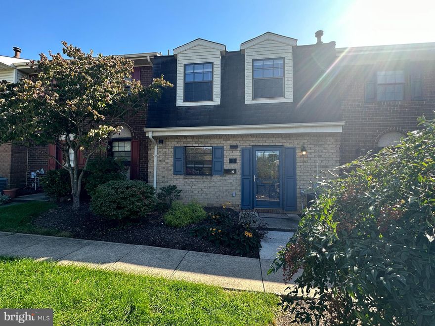 Wonderful condo/town home in gated community in Towson. Close to Towson mall / Towson University  and only few mins to the beltway. Spacious interior with 3 large bedrooms and 2.5 bath which include a master suit and a walking closet. Plenty of amenities and great space for entertaining. for more info and showing call Alex Yalfani
