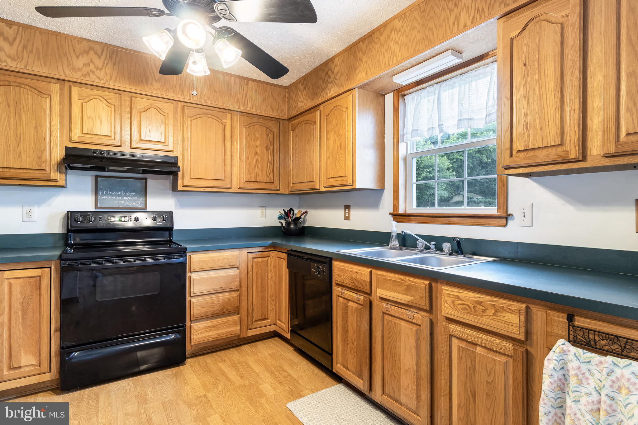 RESURRECTION MANOR - Residential