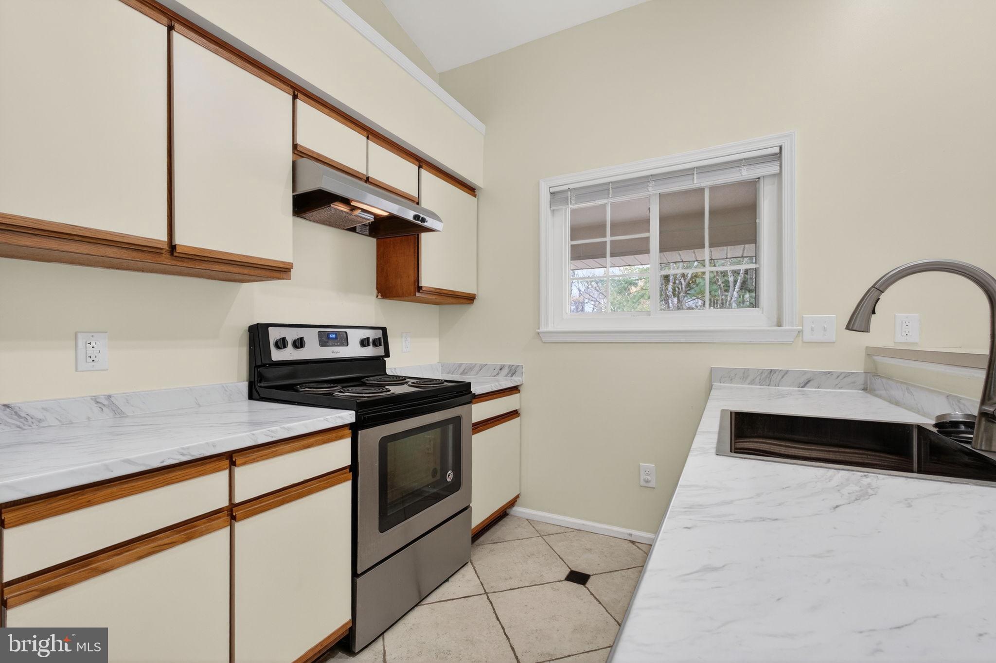 BRIDGEPORT CONDOS - Residential Lease