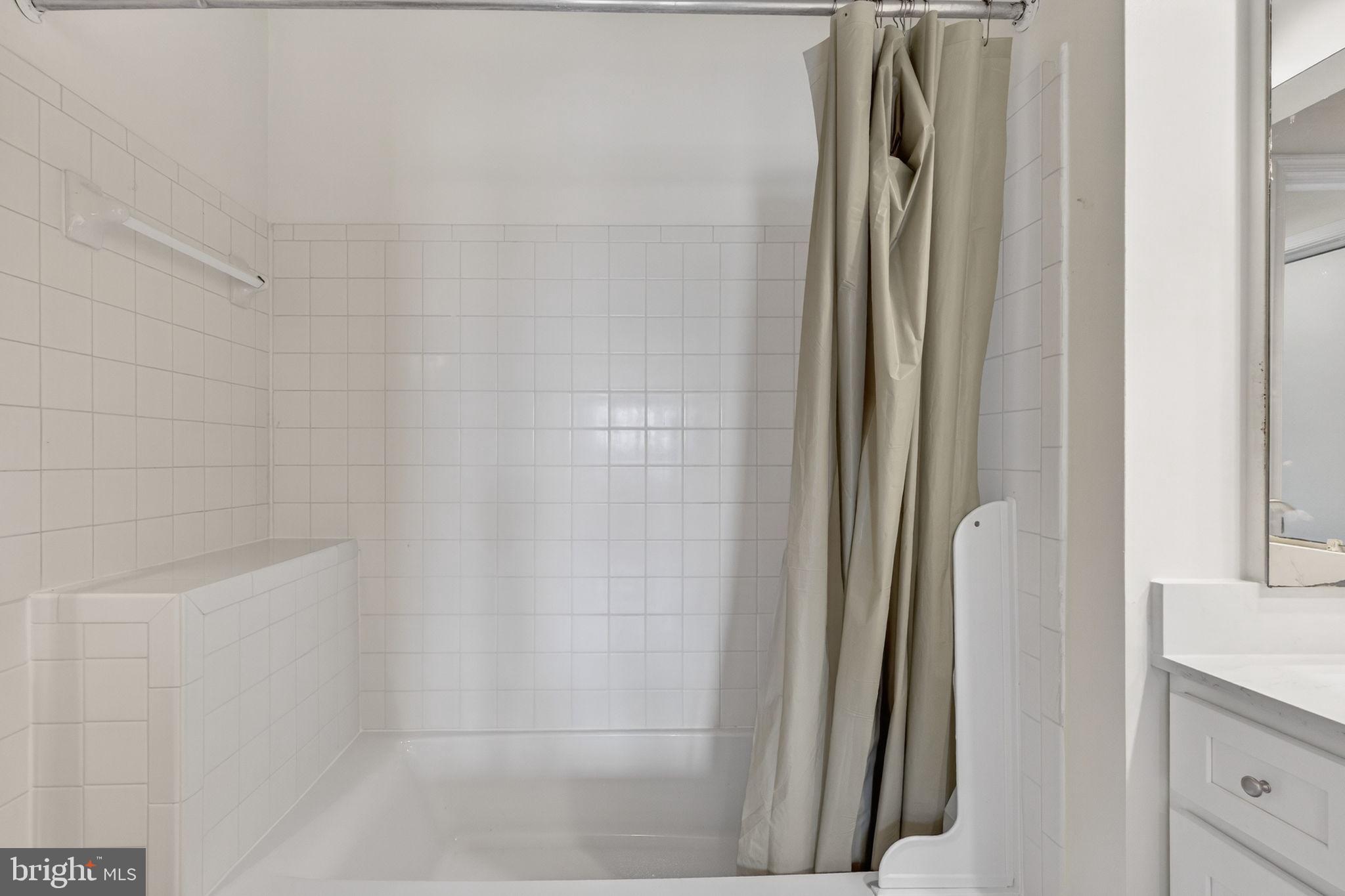 BRIDGEPORT CONDOS - Residential Lease