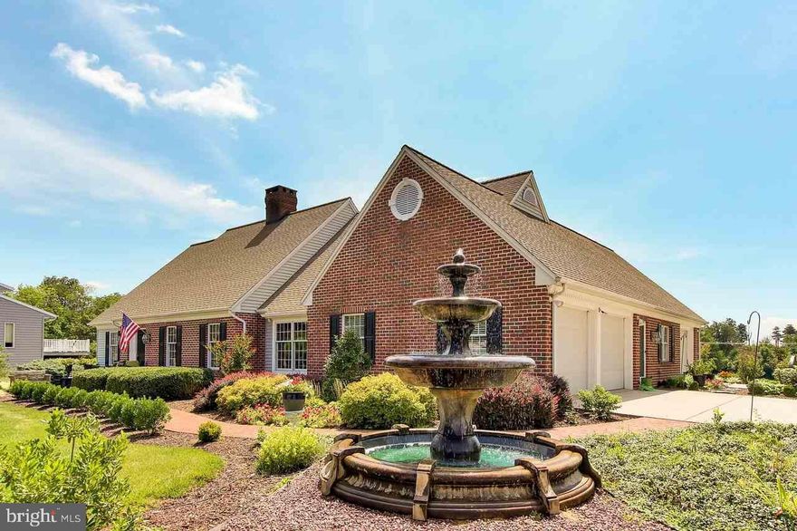 Very affordable SPECTACULAR sprawling cape cod directly on the 2nd green of Honey Run golf course on private cul-de-sac. Cherry KITCH cabinets w/granite counters. Rear sunroom & deck overlook beautiful year round view. 1st flr master suite/LAU.  Also 1st flr bdrm/bath as in-law qrtrs. 3 car gar+full size golf cart gar. 3.5 baths. Xtra lg. finished LL + generous storage. Pristine condition! Monthly utilities: Gas 82.50/Elect 112.15/No water bill