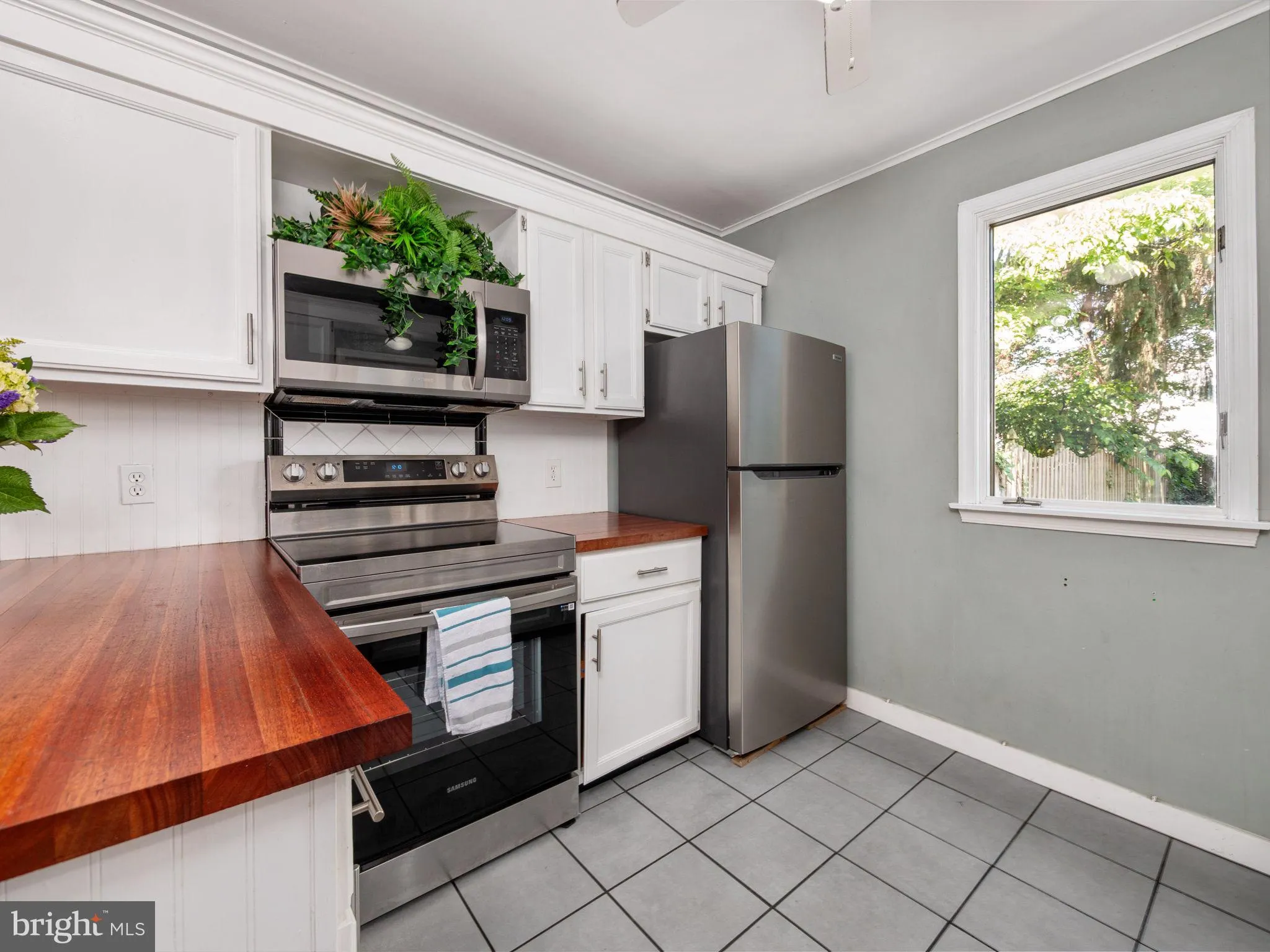 Allentown, Pennsylvania 18104, United States, 3 Bedrooms Bedrooms, ,2 BathroomsBathrooms,Residential,Pending,198087