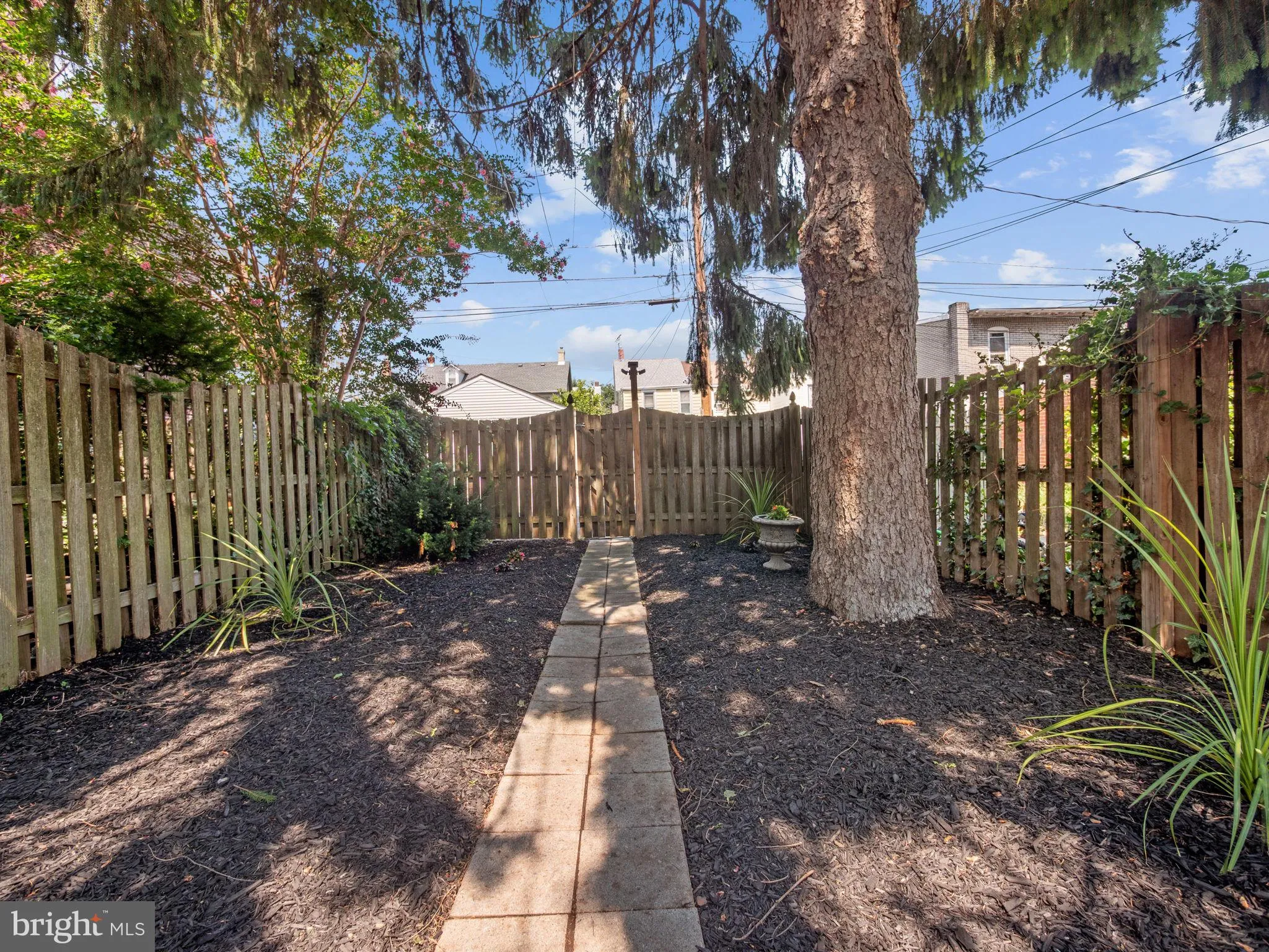 Allentown, Pennsylvania 18104, United States, 3 Bedrooms Bedrooms, ,2 BathroomsBathrooms,Residential,Pending,198087