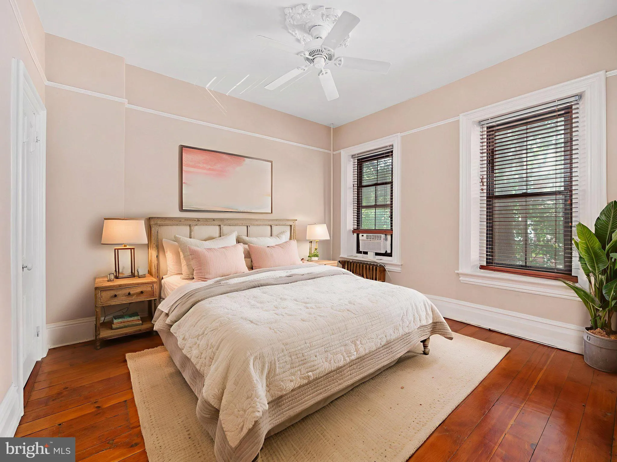 Allentown, Pennsylvania 18104, United States, 3 Bedrooms Bedrooms, ,2 BathroomsBathrooms,Residential,Pending,198087