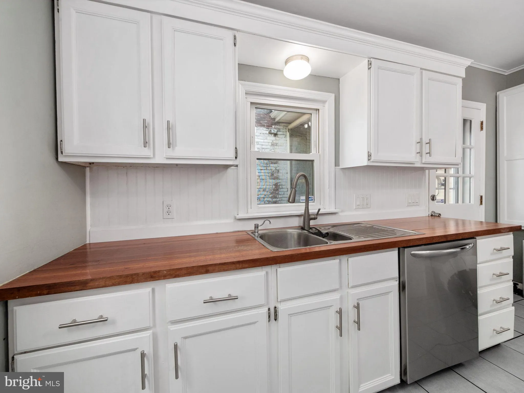 Allentown, Pennsylvania 18104, United States, 3 Bedrooms Bedrooms, ,2 BathroomsBathrooms,Residential,Pending,198087