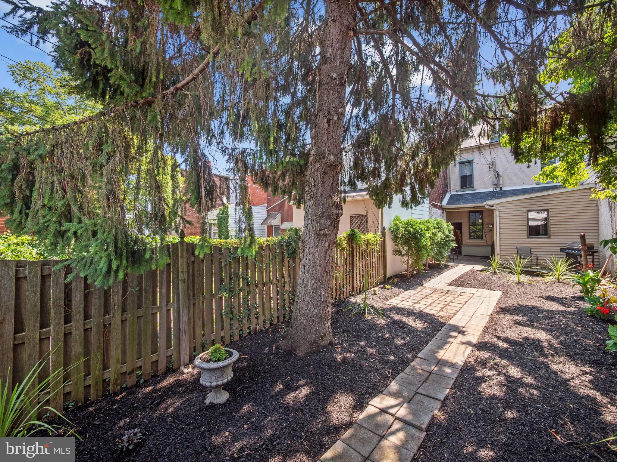 Allentown, Pennsylvania 18104, United States, 3 Bedrooms Bedrooms, ,2 BathroomsBathrooms,Residential,Pending,198087