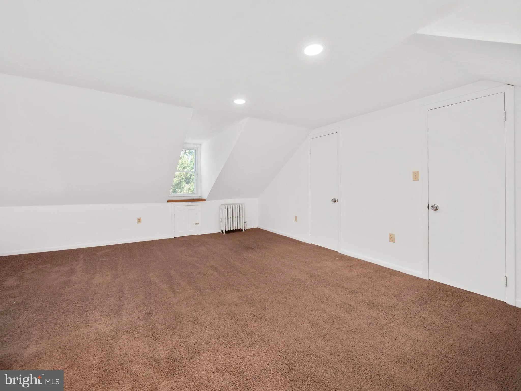 Allentown, Pennsylvania 18104, United States, 3 Bedrooms Bedrooms, ,2 BathroomsBathrooms,Residential,Pending,198087