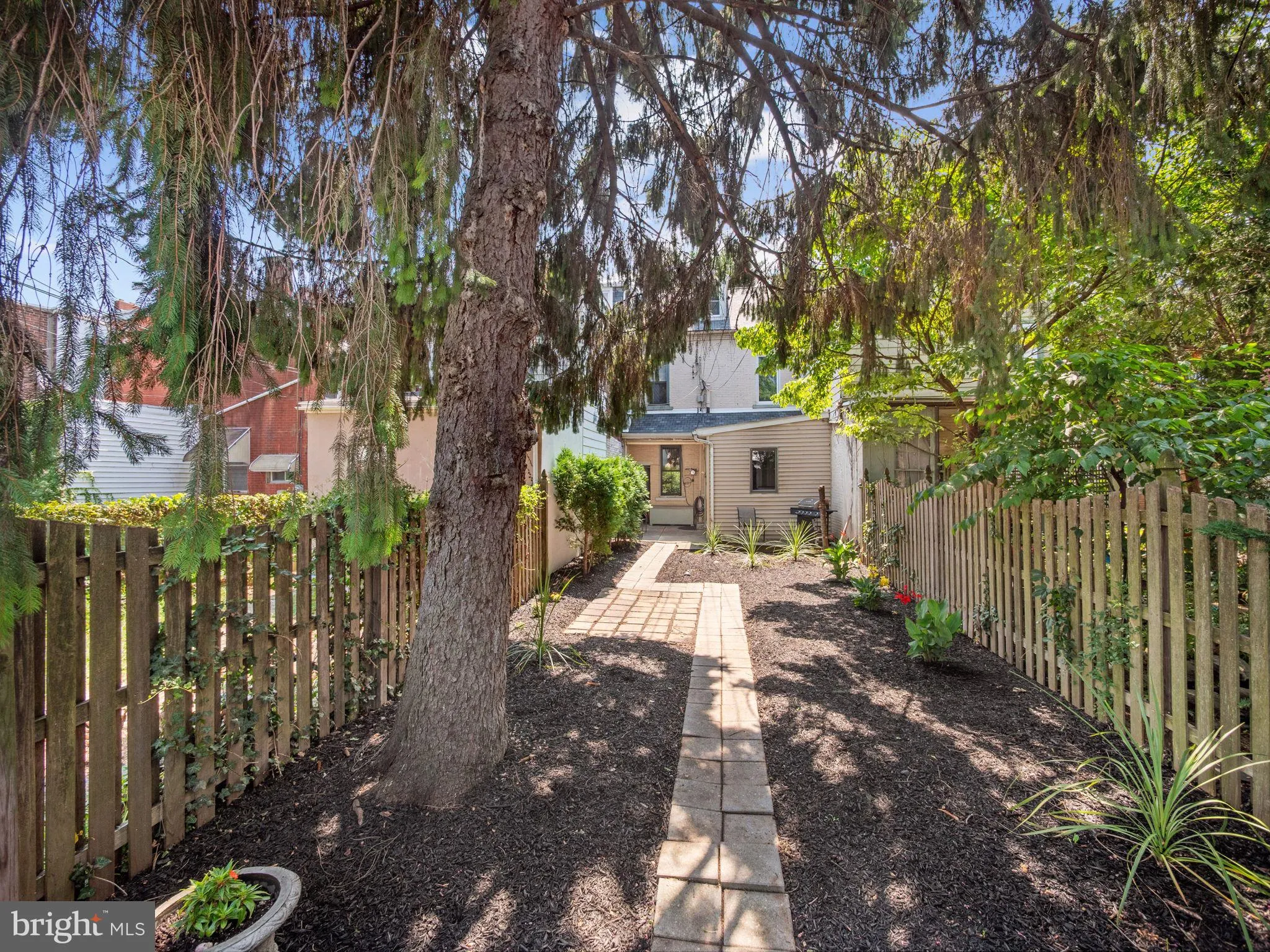 Allentown, Pennsylvania 18104, United States, 3 Bedrooms Bedrooms, ,2 BathroomsBathrooms,Residential,Pending,198087