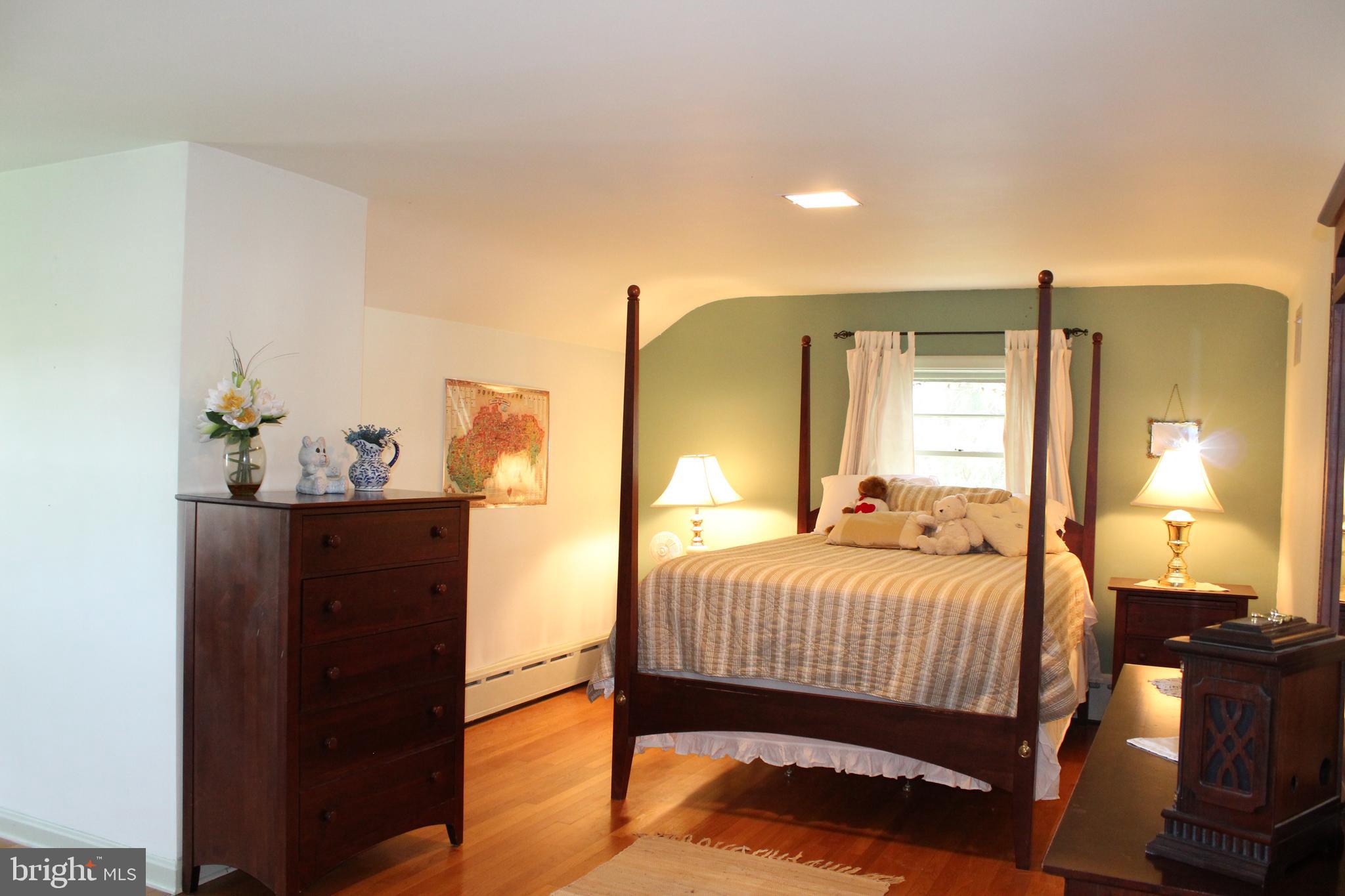 SCHOOL LANE HILLS - Residential