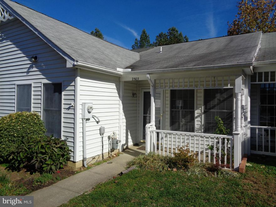 ***Price Reduced****Great 2 bedroom 2 bath unit Villa with den in Heritage Harbour, 55+ active community. Buyer has one time up front rec fee at settlement for 2055.00 payable to the HOA.  Open traditional floor plan.  Large deck off of den.