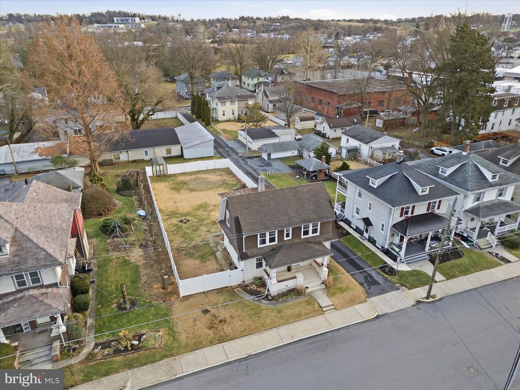 Photo of 125 E Ferdinand Street, MANHEIM, PA 17545 (MLS # PALA2079354)