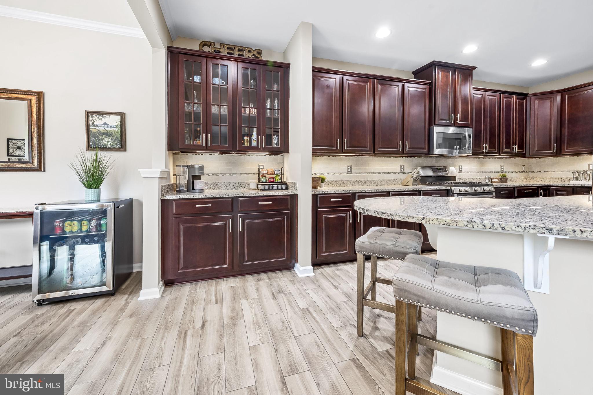 CREEKSIDE VILLAGE - Residential