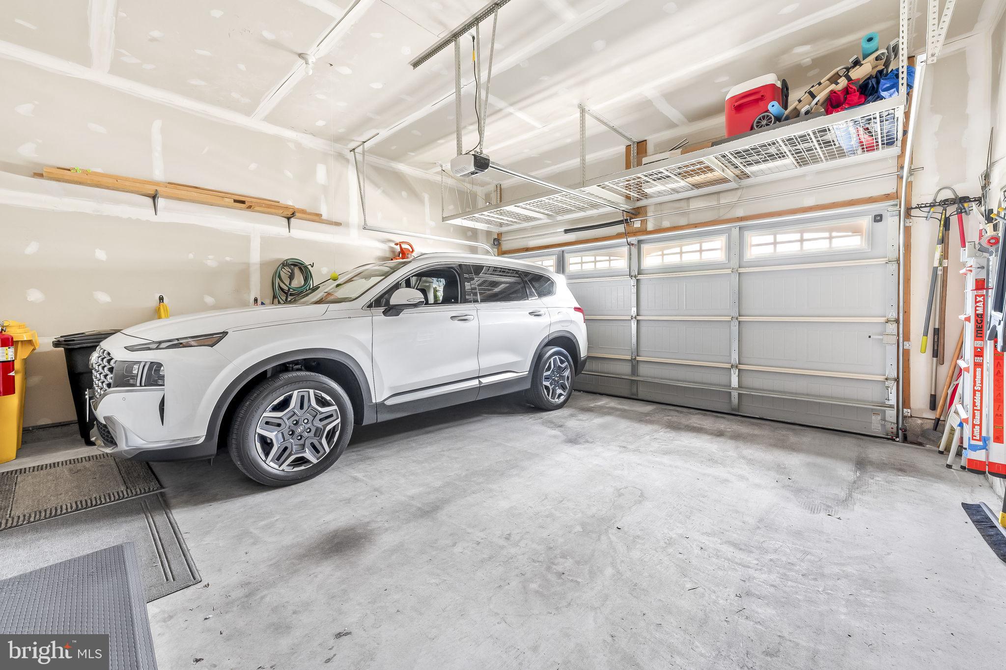 CREEKSIDE VILLAGE - Residential