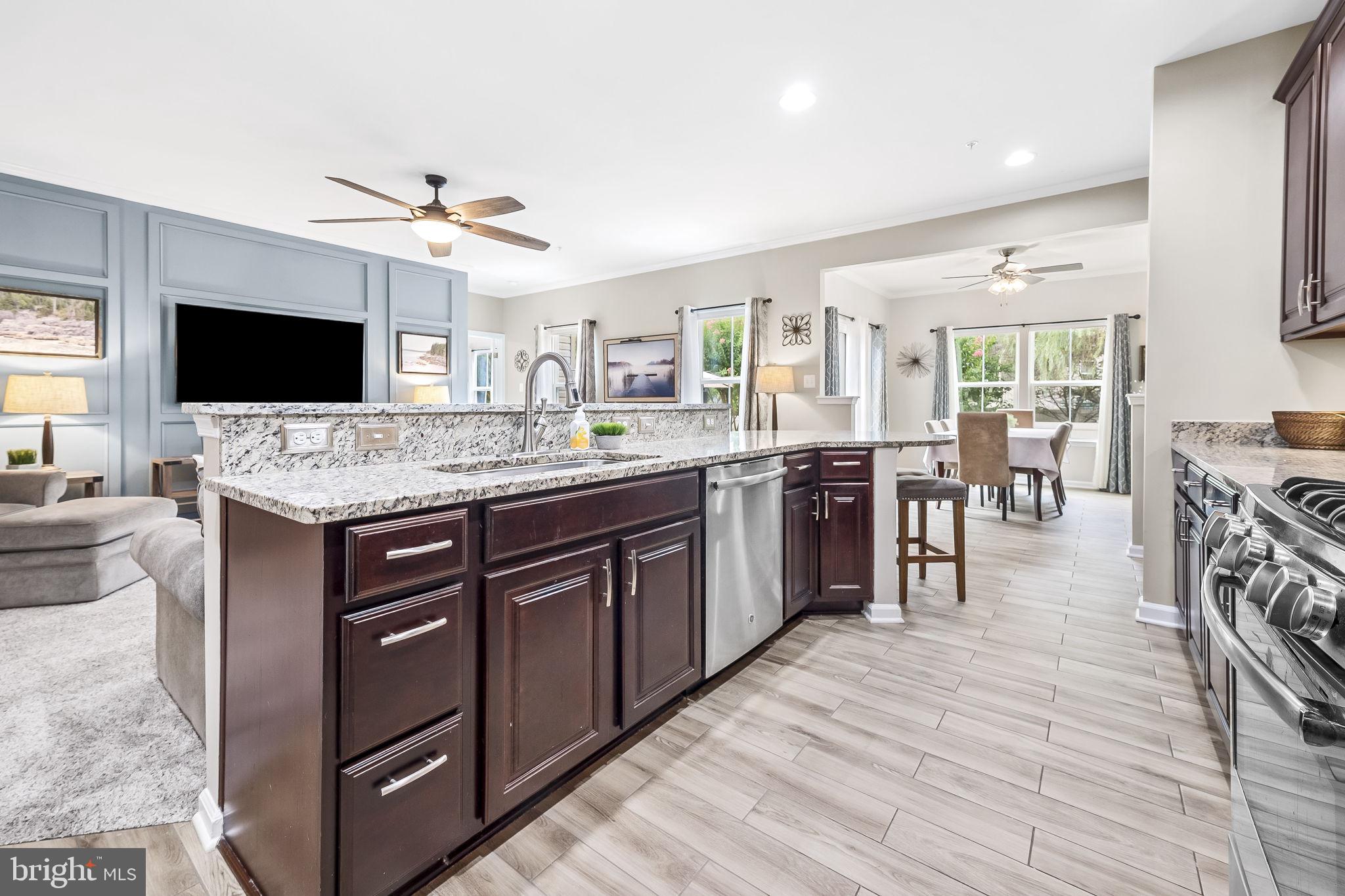 CREEKSIDE VILLAGE - Residential