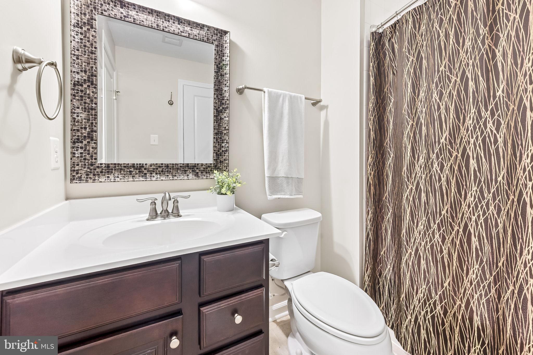 CREEKSIDE VILLAGE - Residential