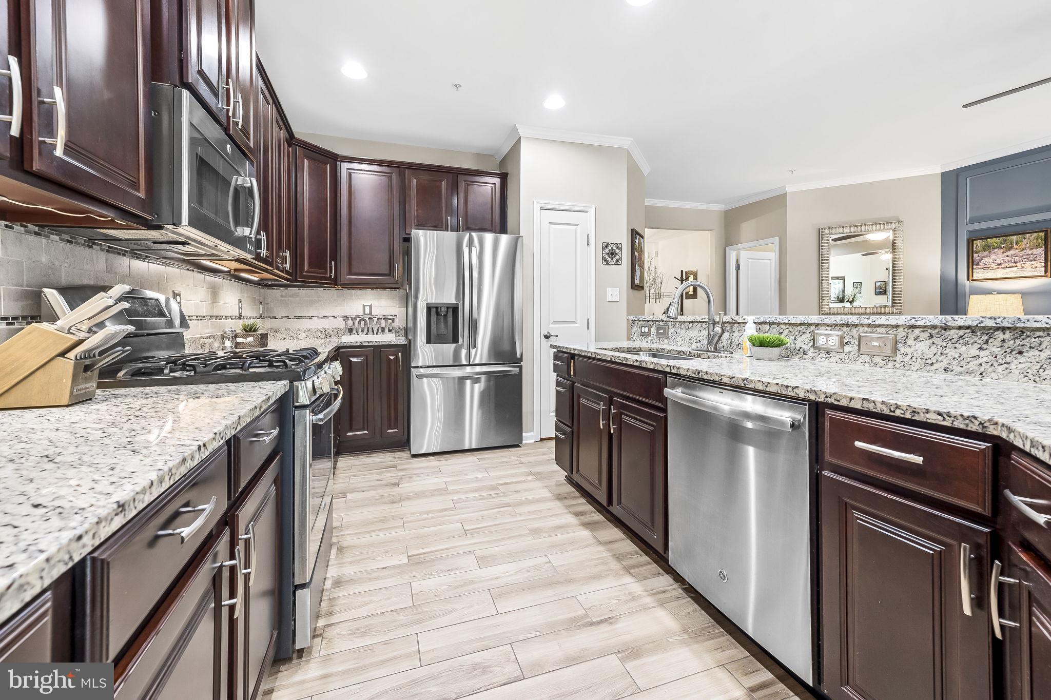 CREEKSIDE VILLAGE - Residential