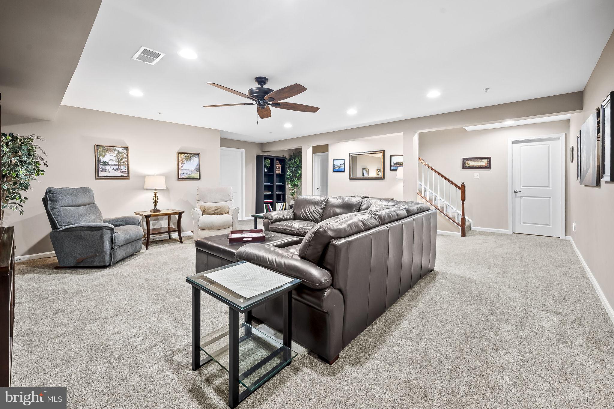 CREEKSIDE VILLAGE - Residential