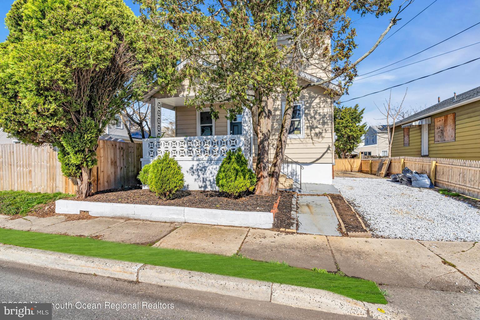 18 FISHER AVENUE