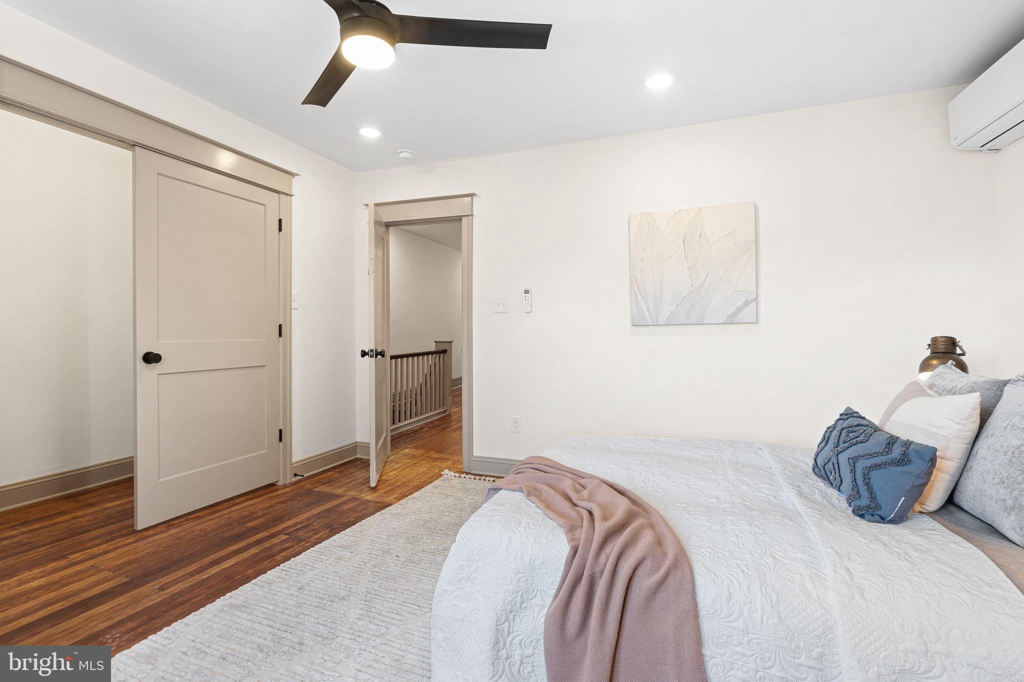 ROXBOROUGH - Residential