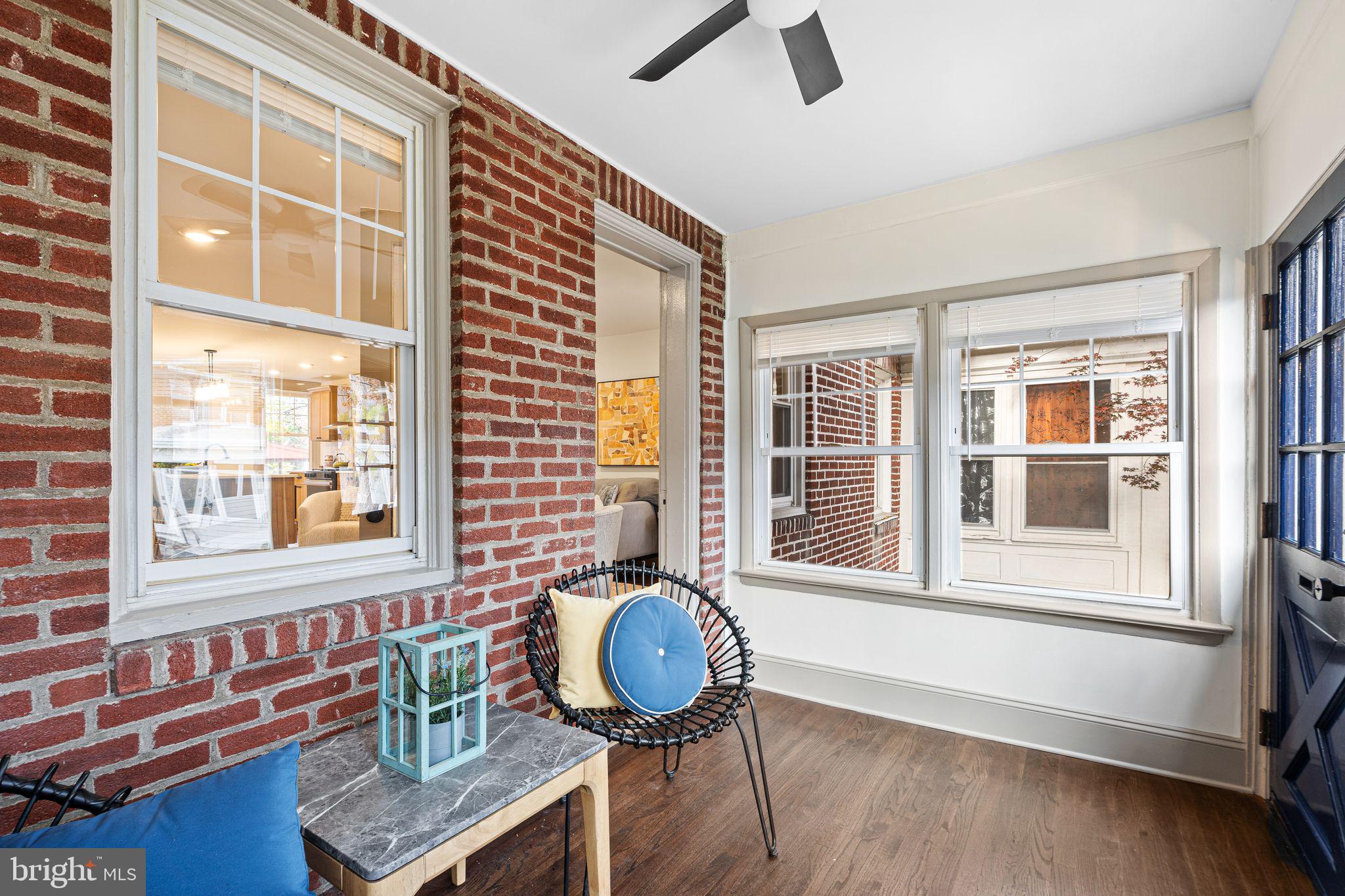 ROXBOROUGH - Residential