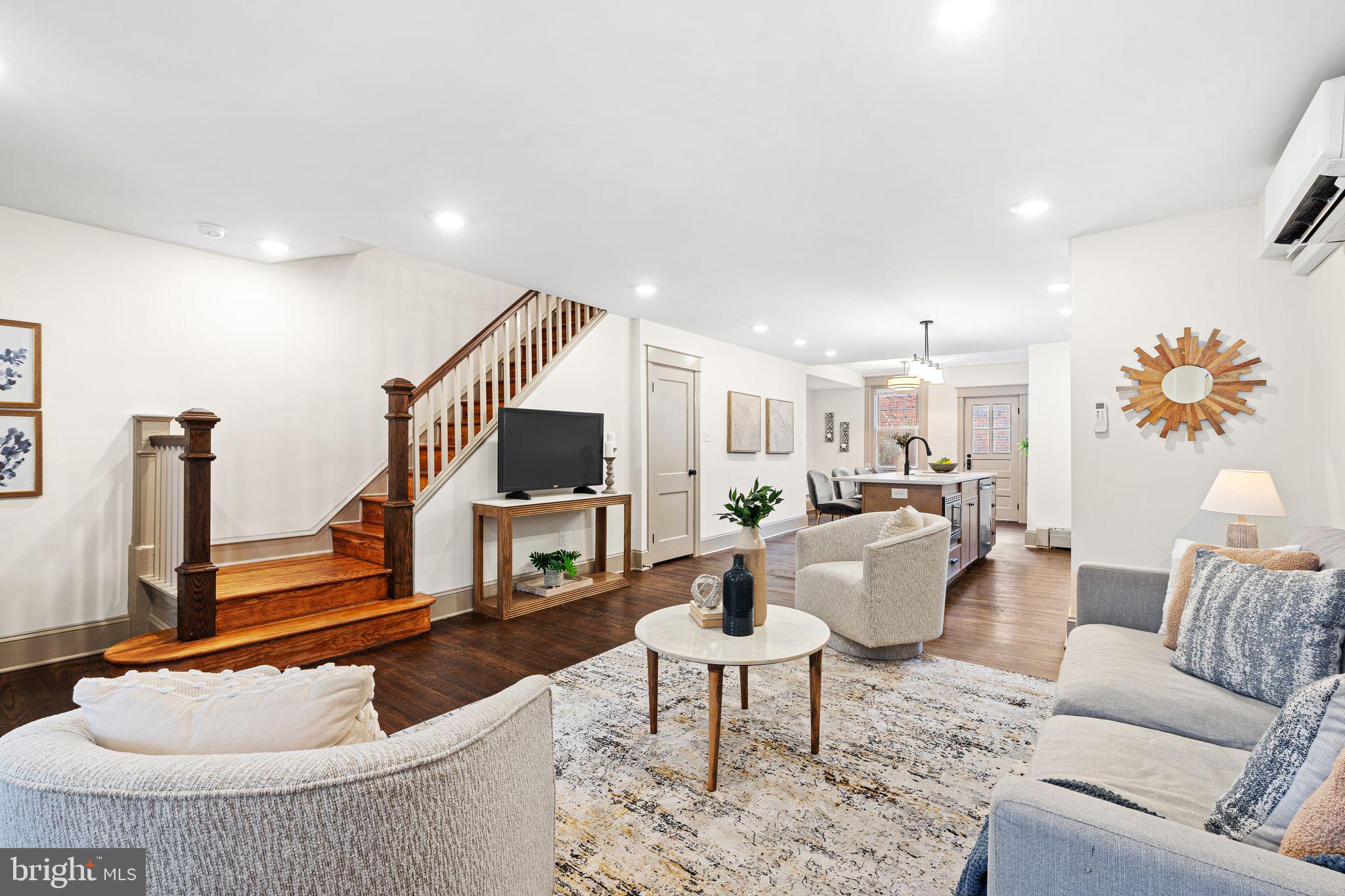 ROXBOROUGH - Residential