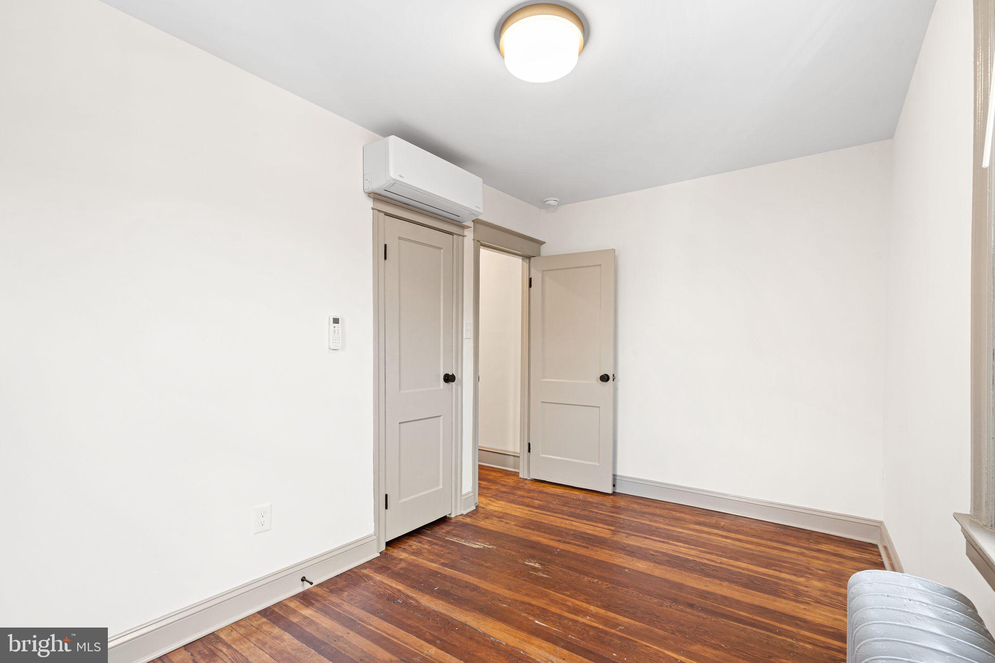 ROXBOROUGH - Residential