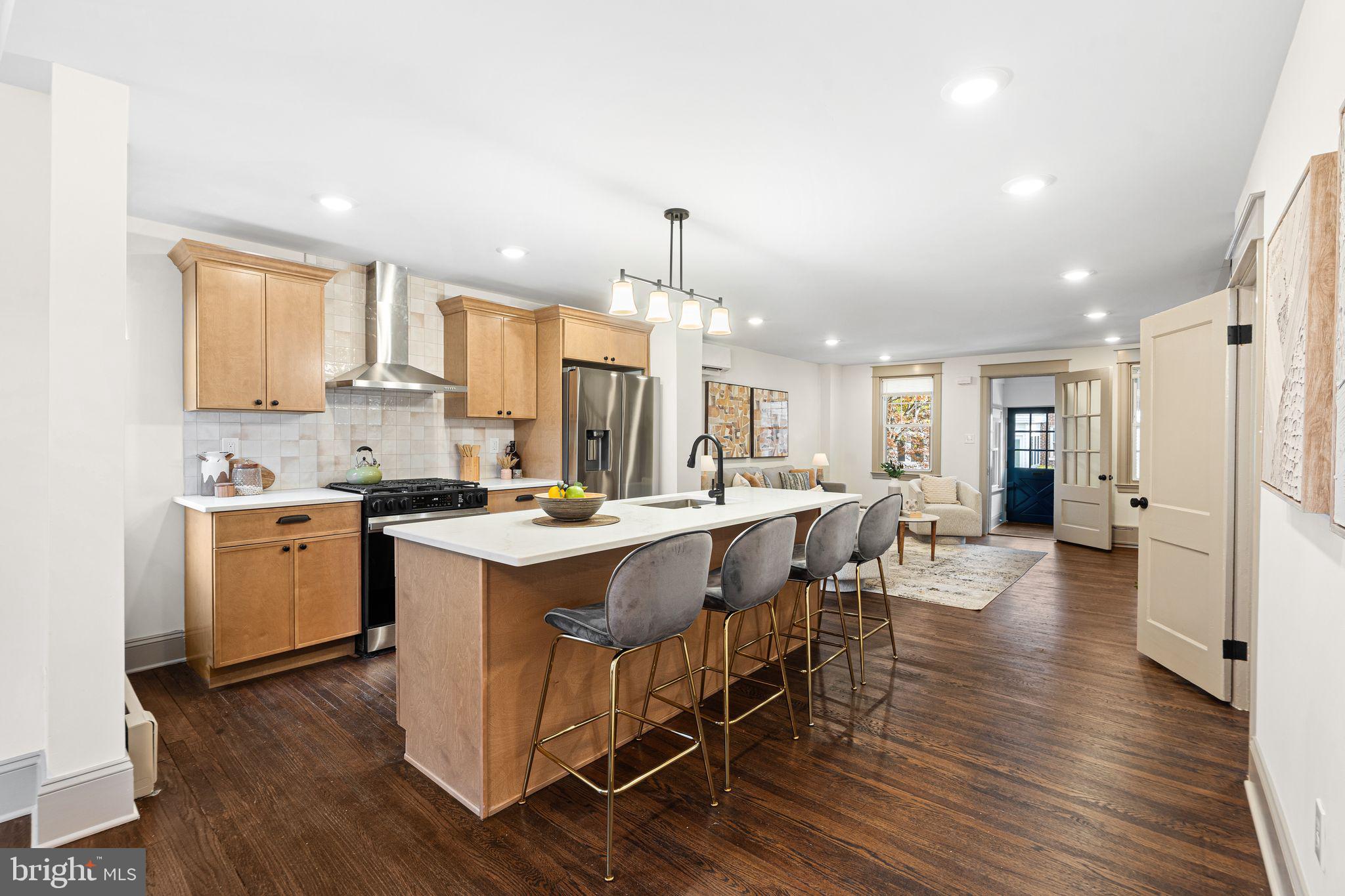 ROXBOROUGH - Residential