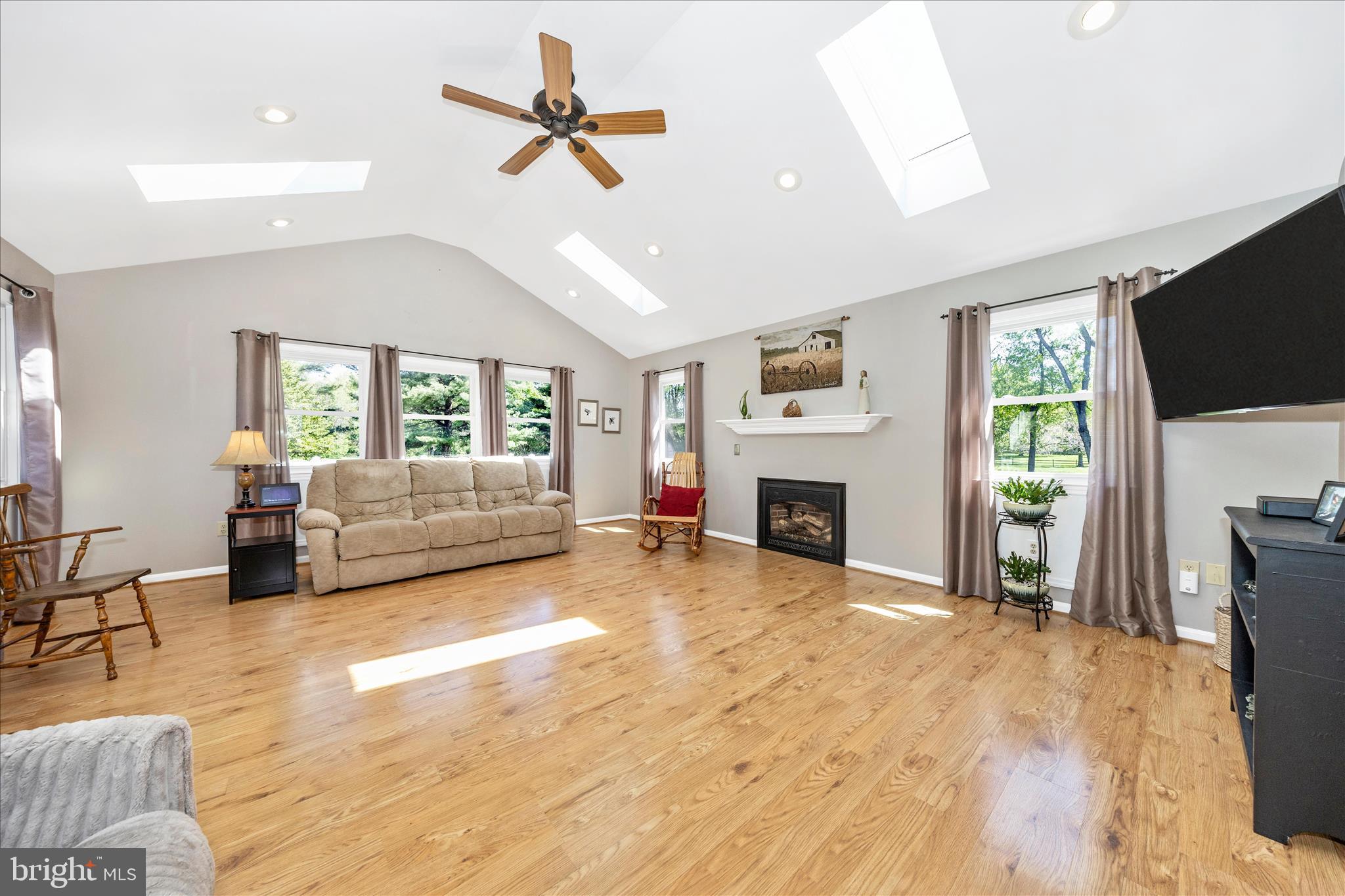 NEW DESIGN ACRES - Residential