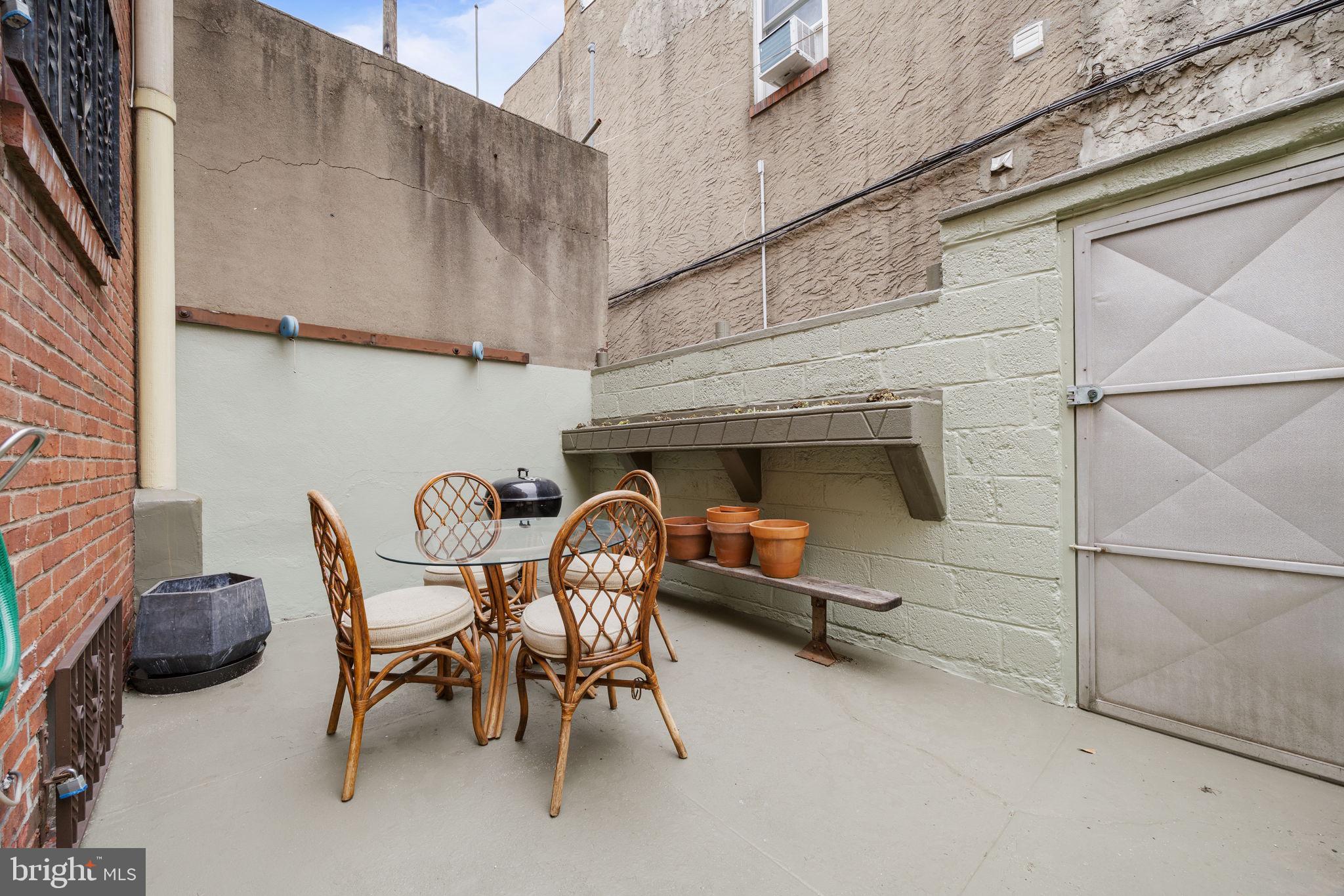 LOWER MOYAMENSING - Residential