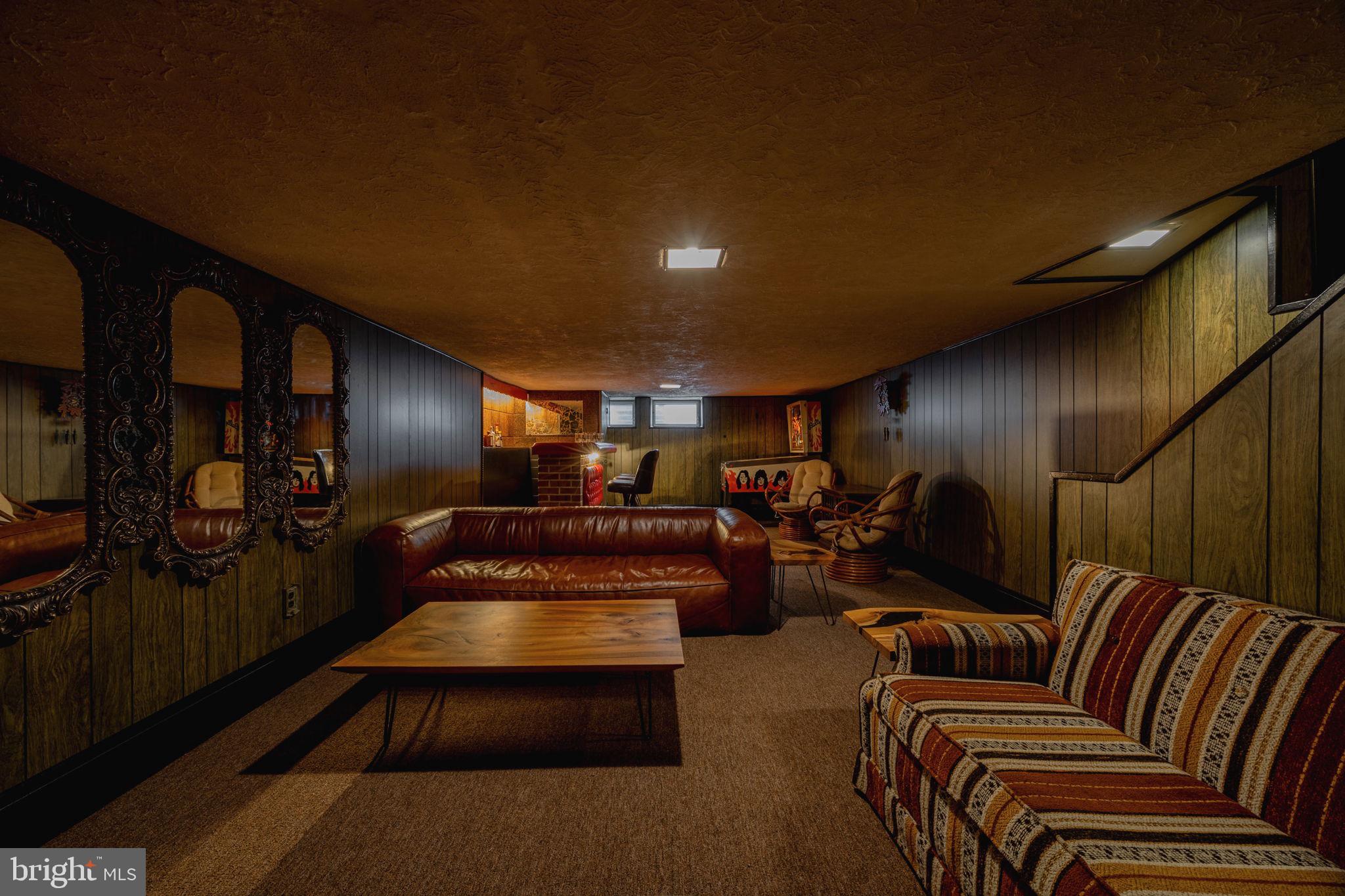 LOWER MOYAMENSING - Residential