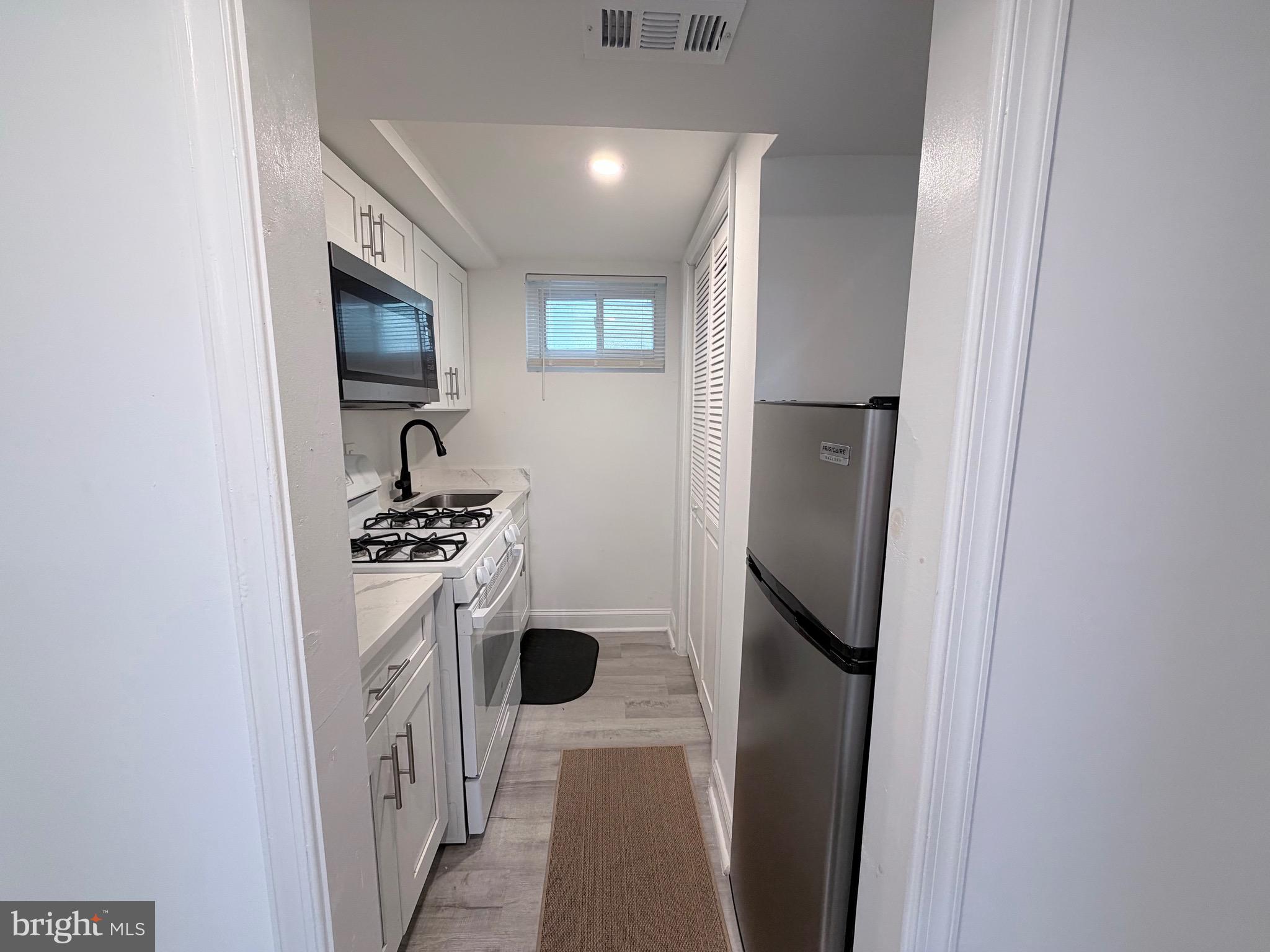 805 MALCOLM X AVENUE SE