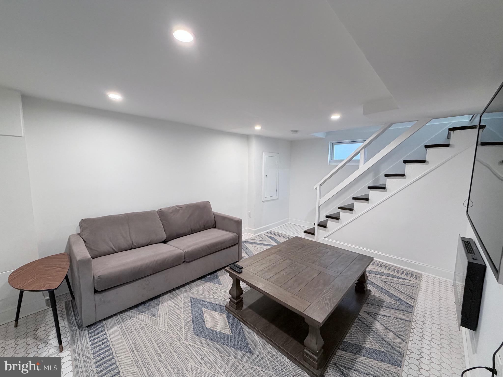 805 MALCOLM X AVENUE SE