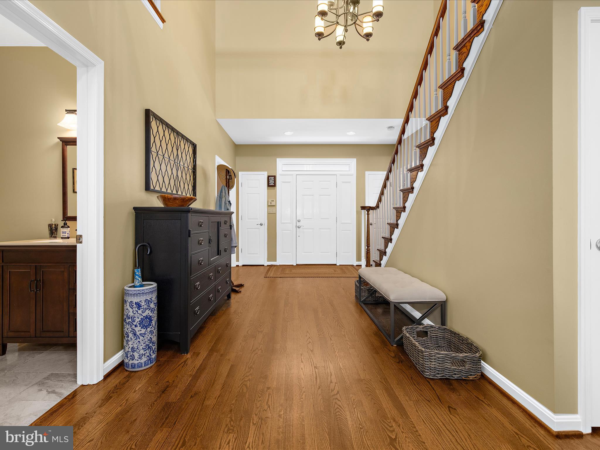 QUEEN ANNE ESTATES - Residential