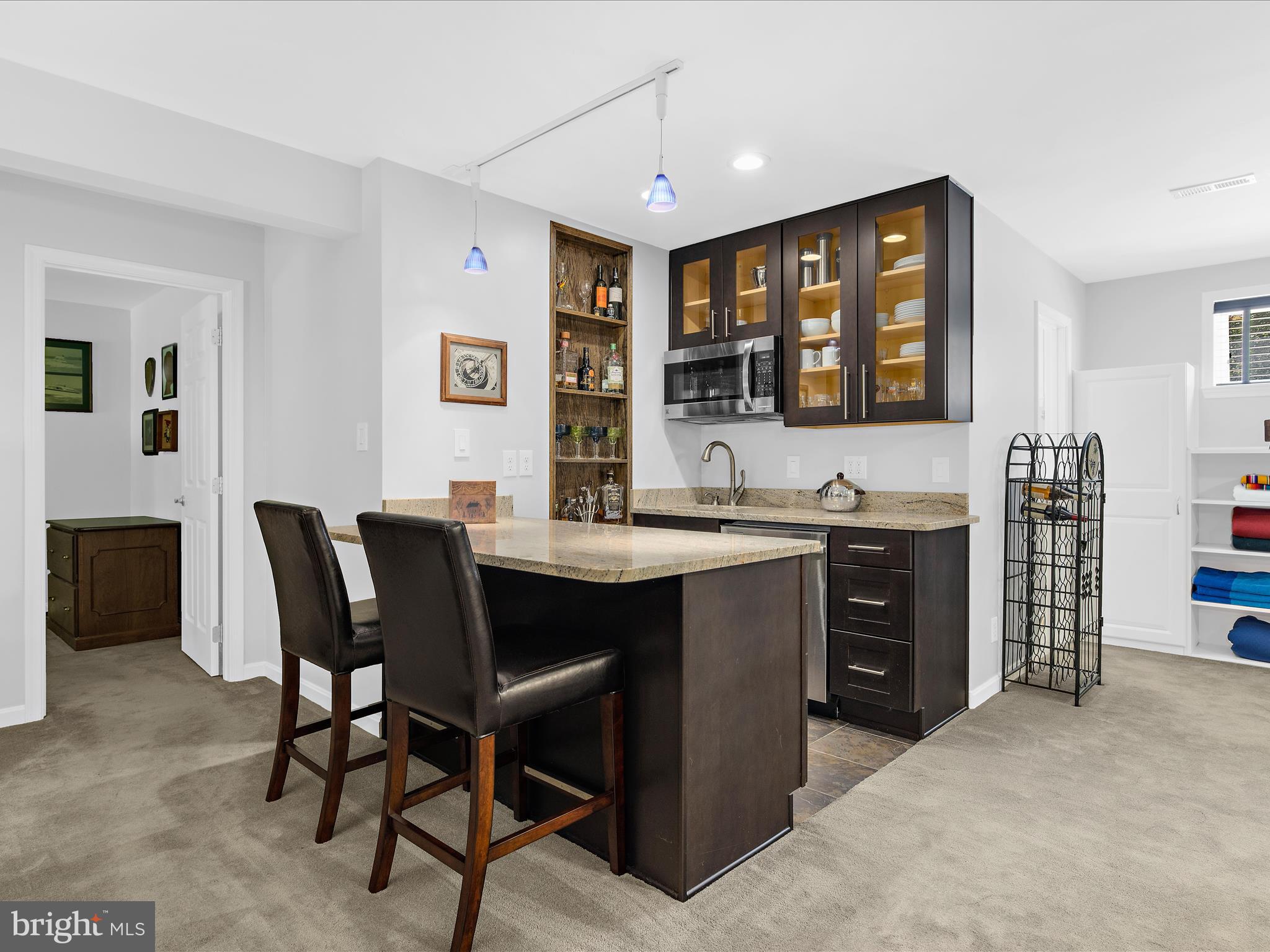 QUEEN ANNE ESTATES - Residential