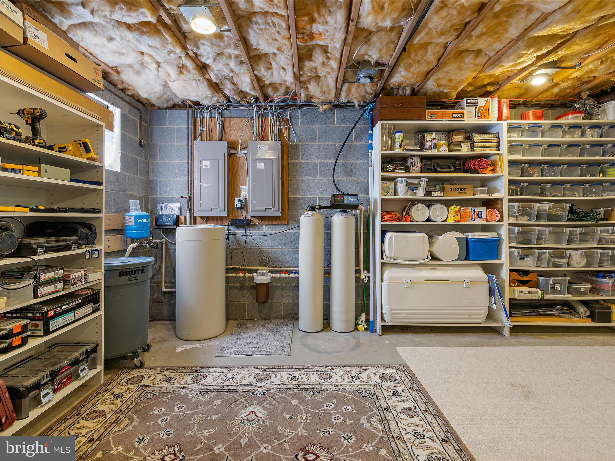 QUEEN ANNE ESTATES - Residential