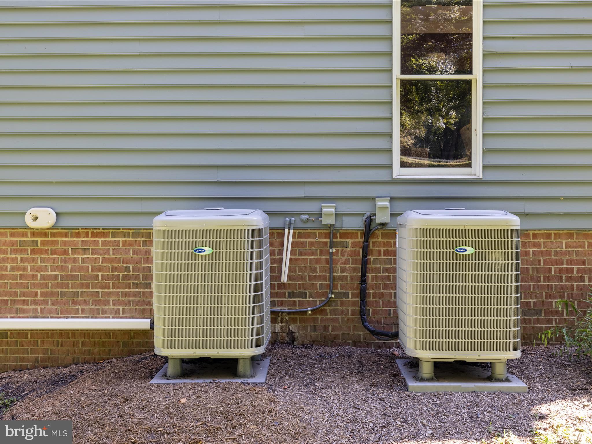 QUEEN ANNE ESTATES - Residential