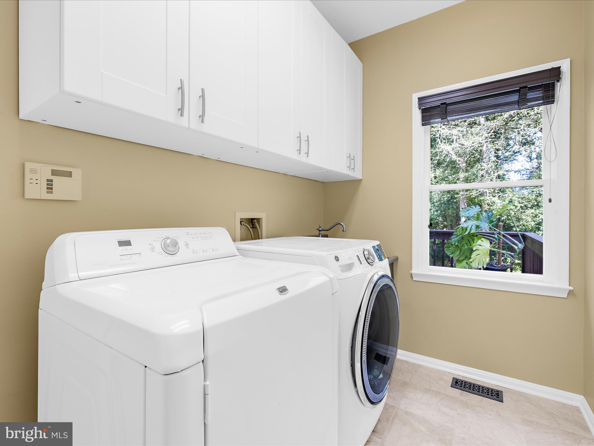 QUEEN ANNE ESTATES - Residential